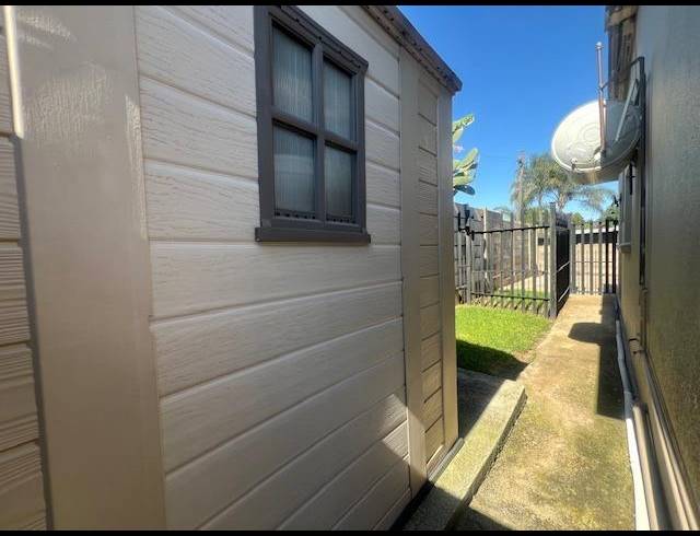 3 BEDROOM FREEHOLD FOR SALE IN ALBERTON NORTH